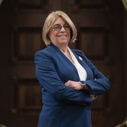 Cecilia Aguiar-Curry