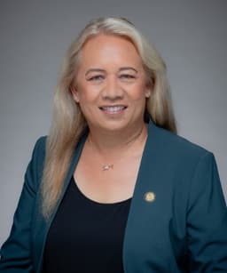 Lynn DeCoite